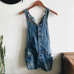 Free People Short Overalls! Super Cute!